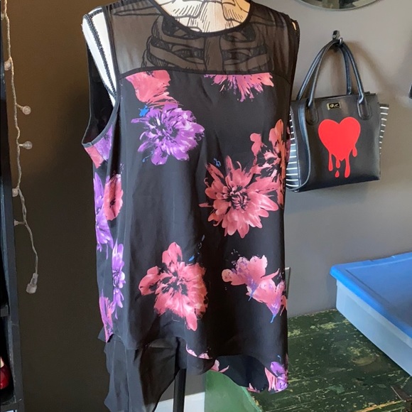 Floral Asymmetrical Tunic Top - Picture 2 of 6